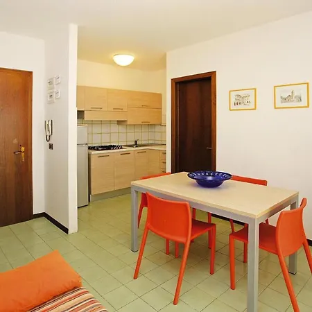 Apartment In Near Sandy